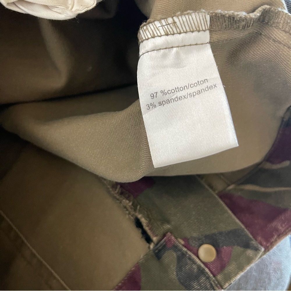 Pam & Gela Burgundy Camo Cargo Elastic Hem Cropped Pants Women's Size 26 - Picture 4 of 10